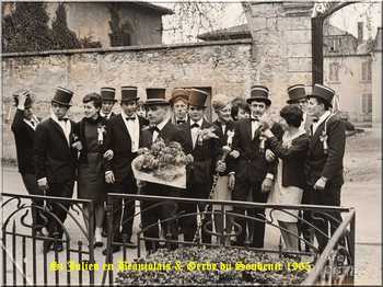 st_julien_1965_gerbe_monument_aux_morts